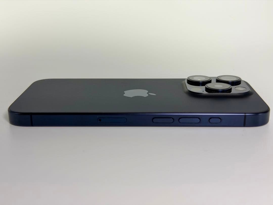 iPhone 15 pro 256GB simフリー