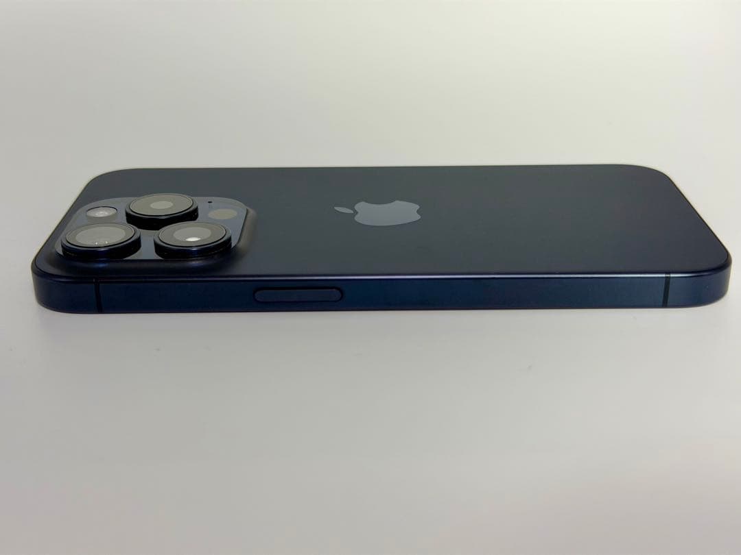 iPhone 15 pro 256GB simフリー