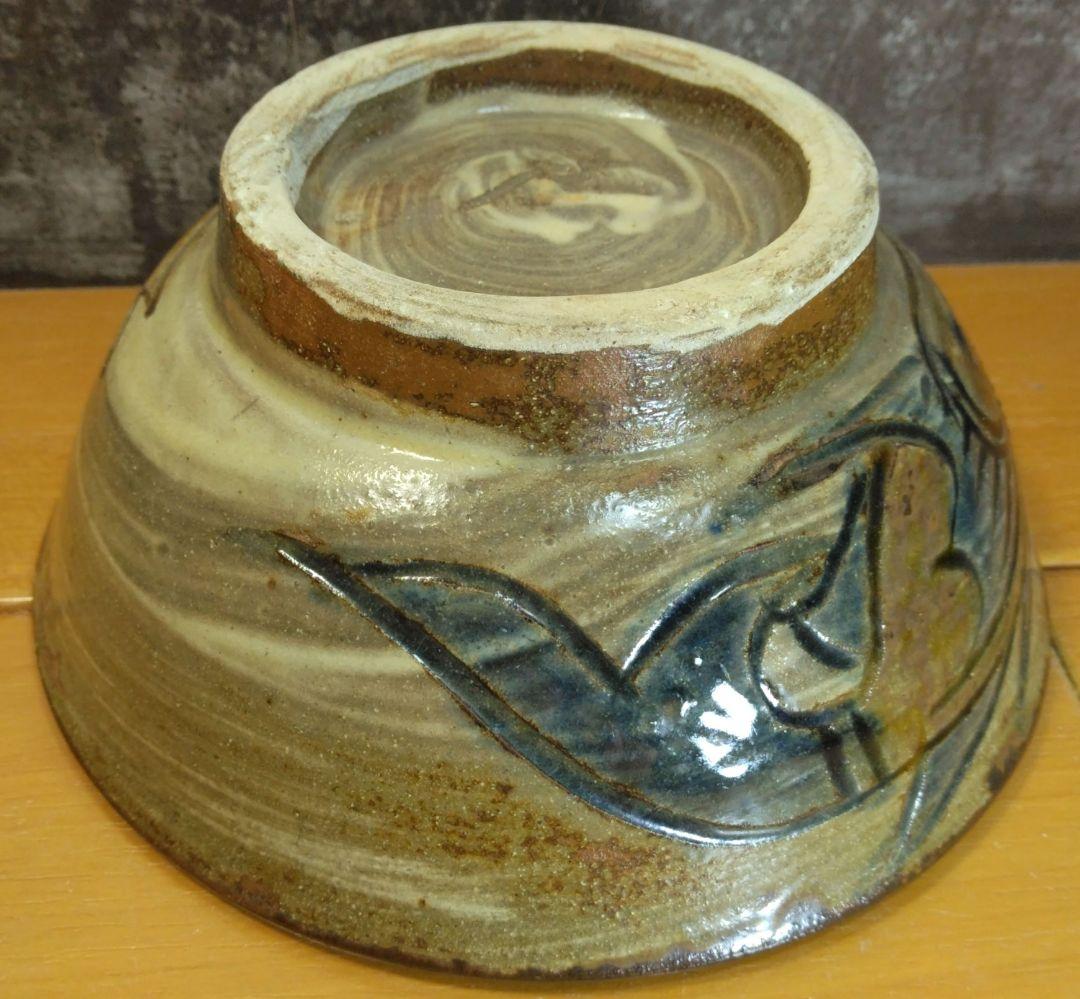 人間国宝 金城次郎 壷屋焼マカイ(刷毛目笑魚紋茶碗）栞 共箱 美品 壺屋焼 上作