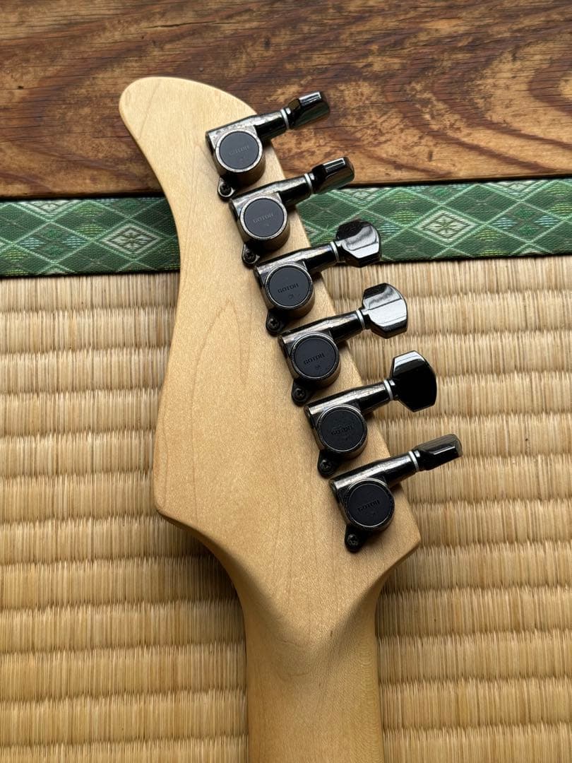 FERNANDES FR-85 サスティナー　完動品　ミントコンディション