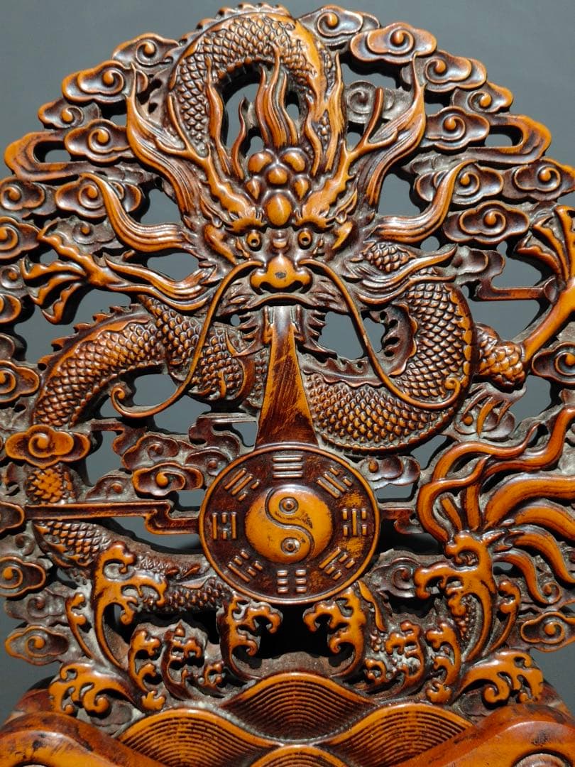 旧蔵 黄楊木 手彫り 龍戲珠 鏤空二連屏風 開運　置物 置物インテリア