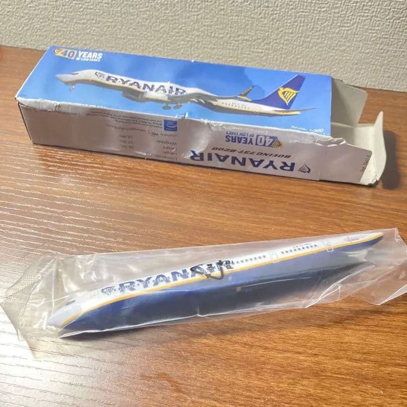 RYANAIR 40周年記念 Boeing 737 1/200「訳あり」
