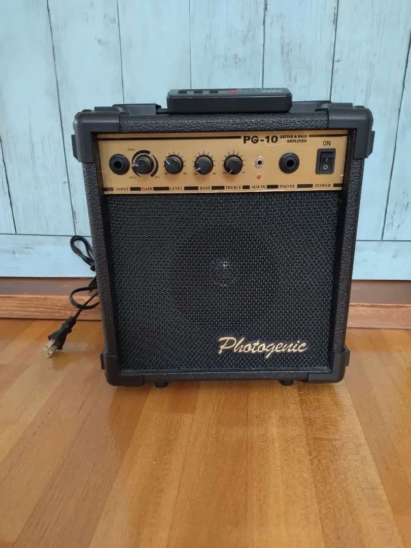 ジャンク出品　エレキ（SELDER ）とアンプ（photogenic）のセット
