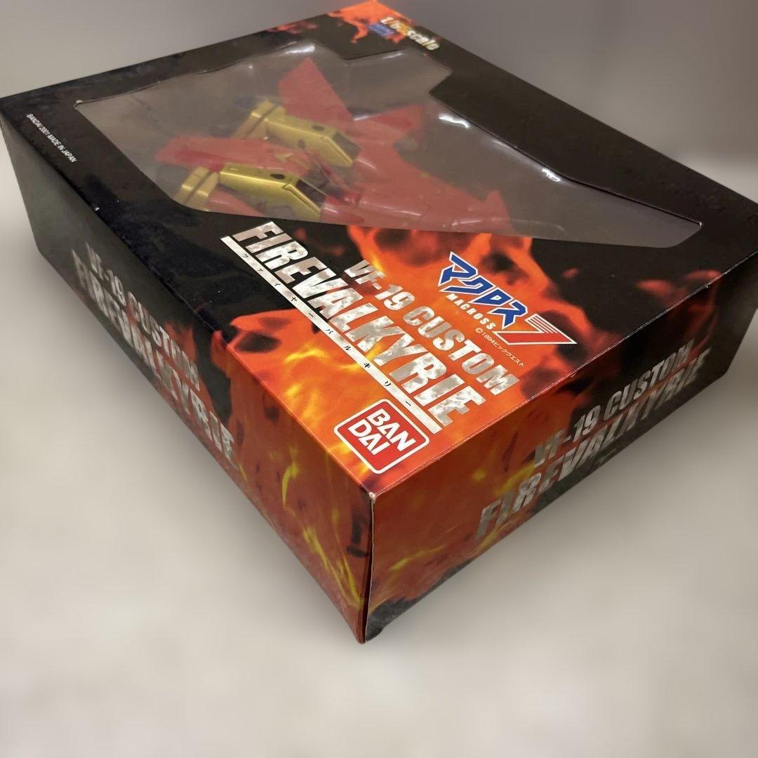 BANDAIマクロス7VF-19CUSTOMファイヤーバルキリー1/65完全変形