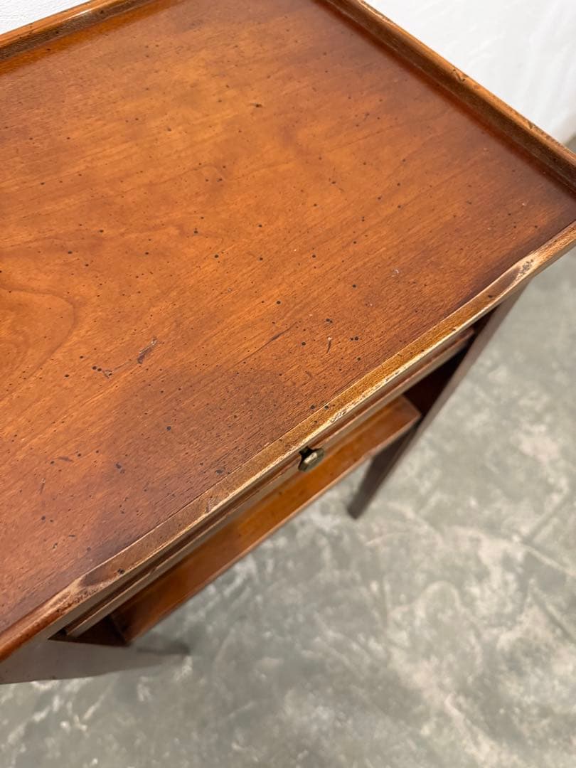 フランス　木製サイドテーブル　ベッドサイドテーブル