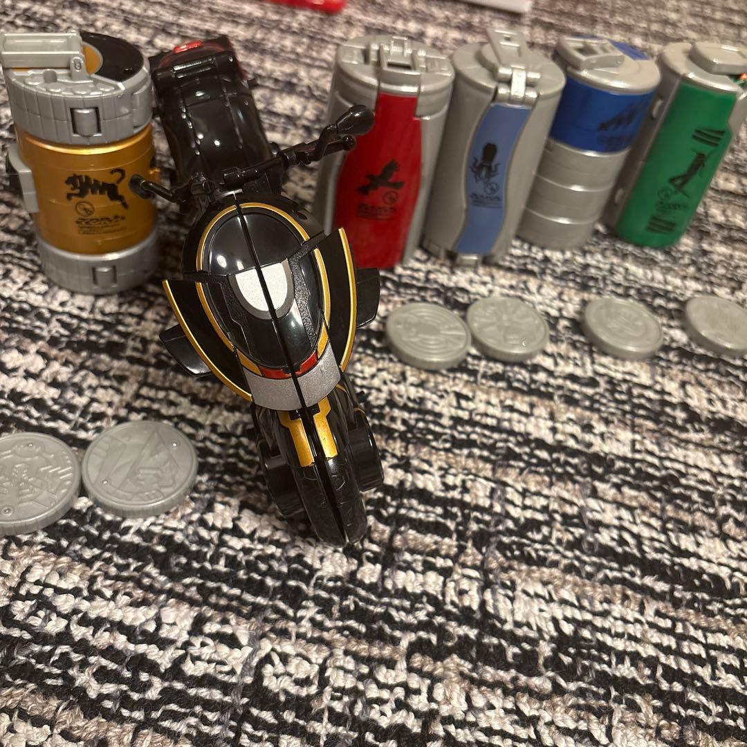仮面ライダー オーズ　バイク　DXトライドペンダー　タコ、タカ、ウナギ、バッタ缶