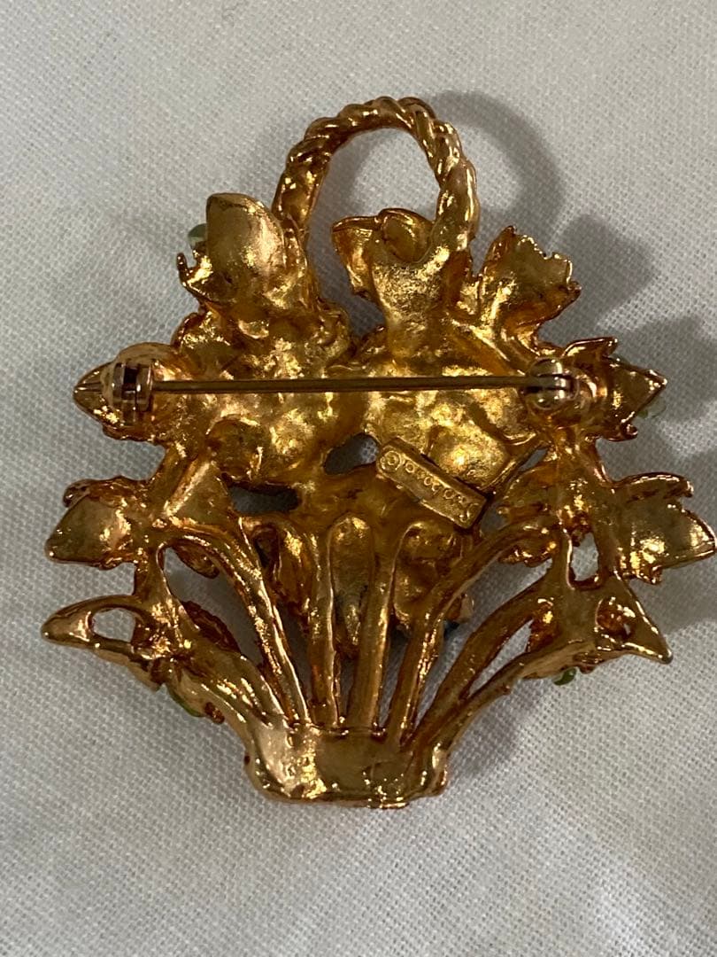 スワボダ　フラワーバスケット　ブローチ 天然石