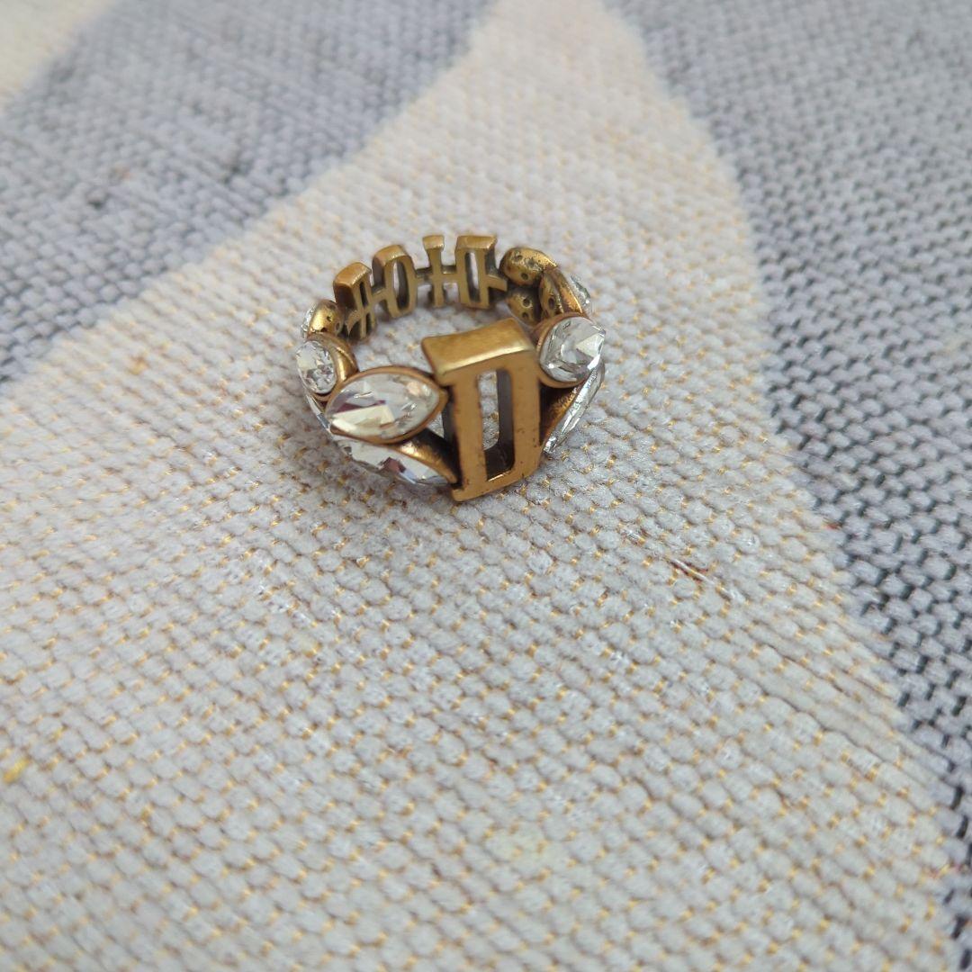 エレガントな装飾指輪 DIOR