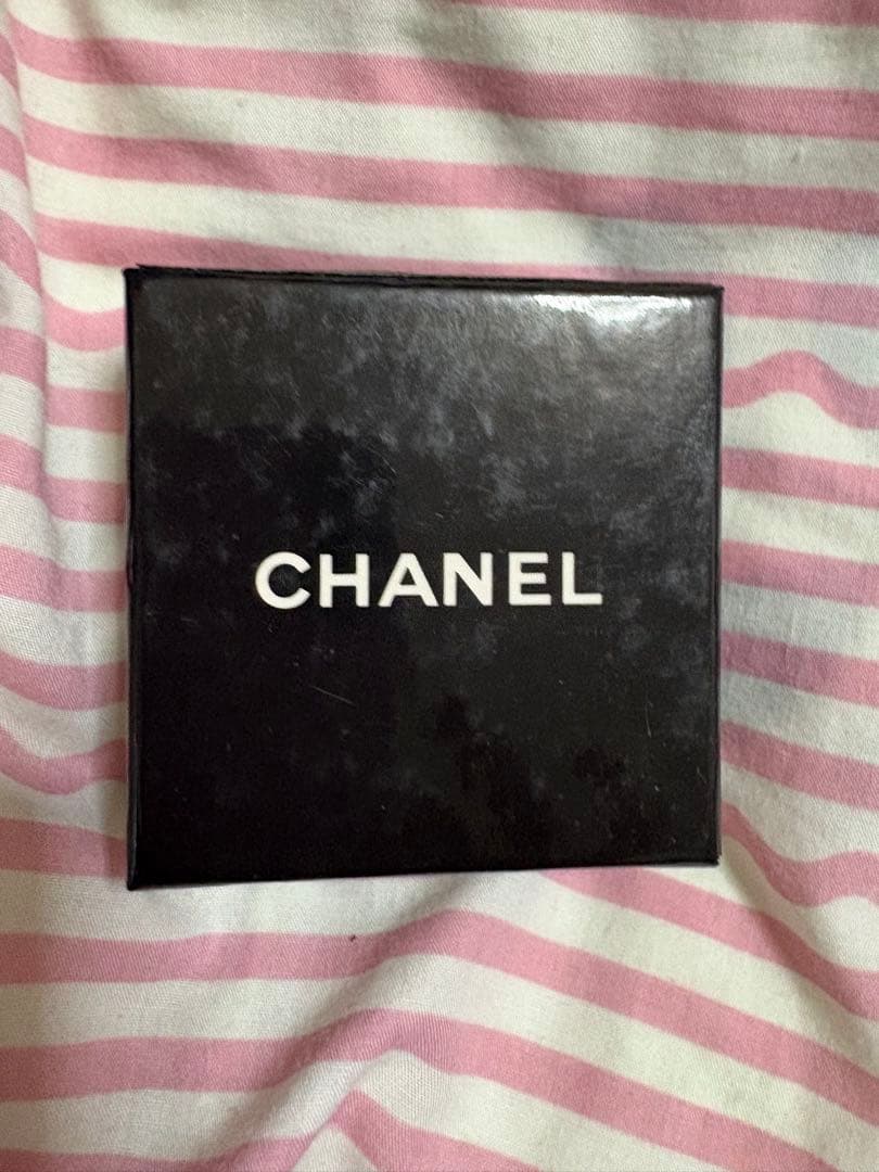 シャネルブローチです。