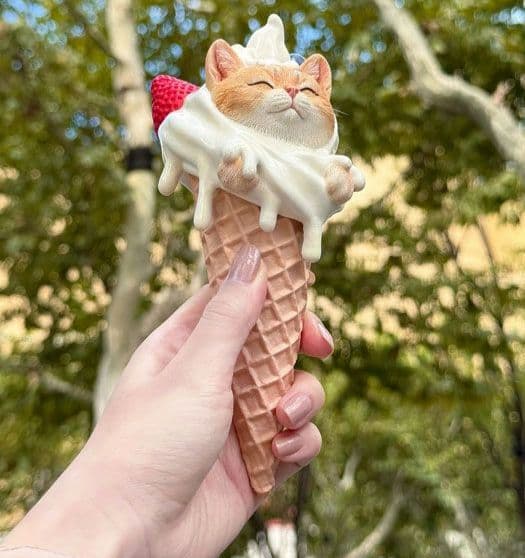 キティ コーンJXKスタジオ リアルねこソフトクリームフィギュア♡在庫２個のみ①