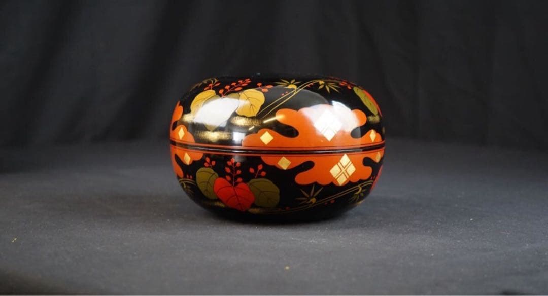 塗師 道場宗廣 作 黒真塗 正法寺 大喰籠 共箱 茶道具 桐紋 菓子器