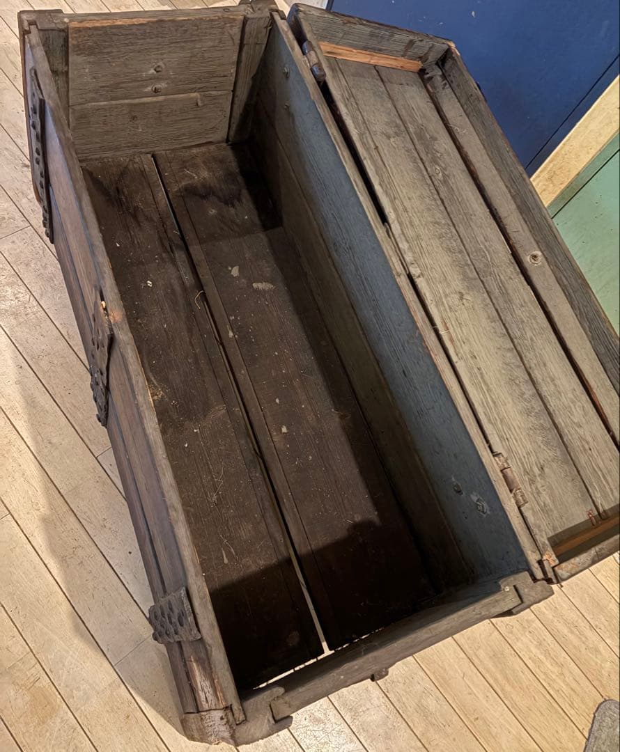 【海賊の宝箱】アンティーク　木製トランク　パイレーツ　コレクション　重厚