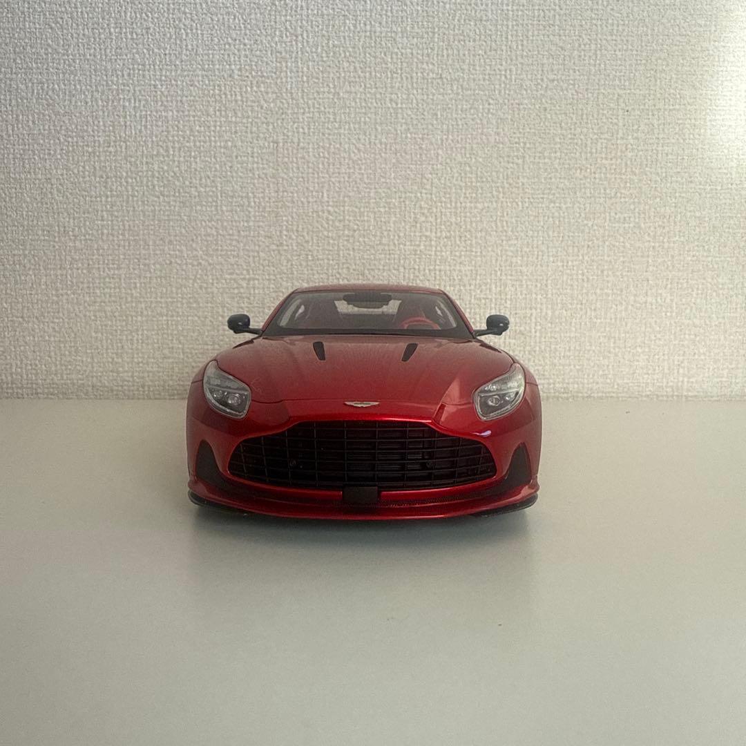 Xiaoguang Model 1/18 アストンマーティン db12