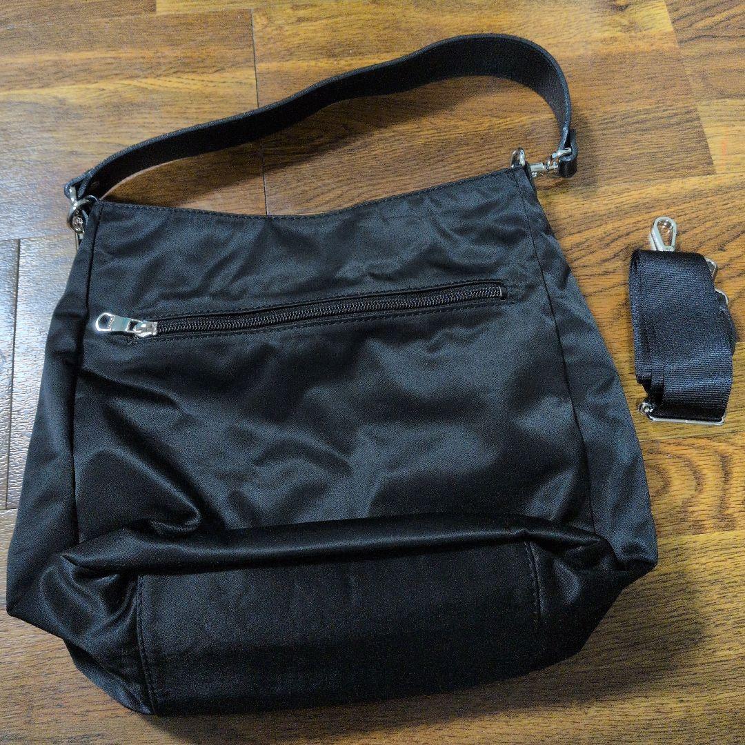 ラシット　ブラック ショルダーバッグ