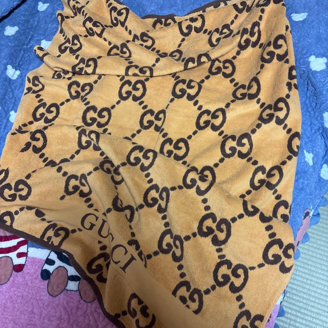 中古　グッチ　GUCCI GGロゴ バスタオル