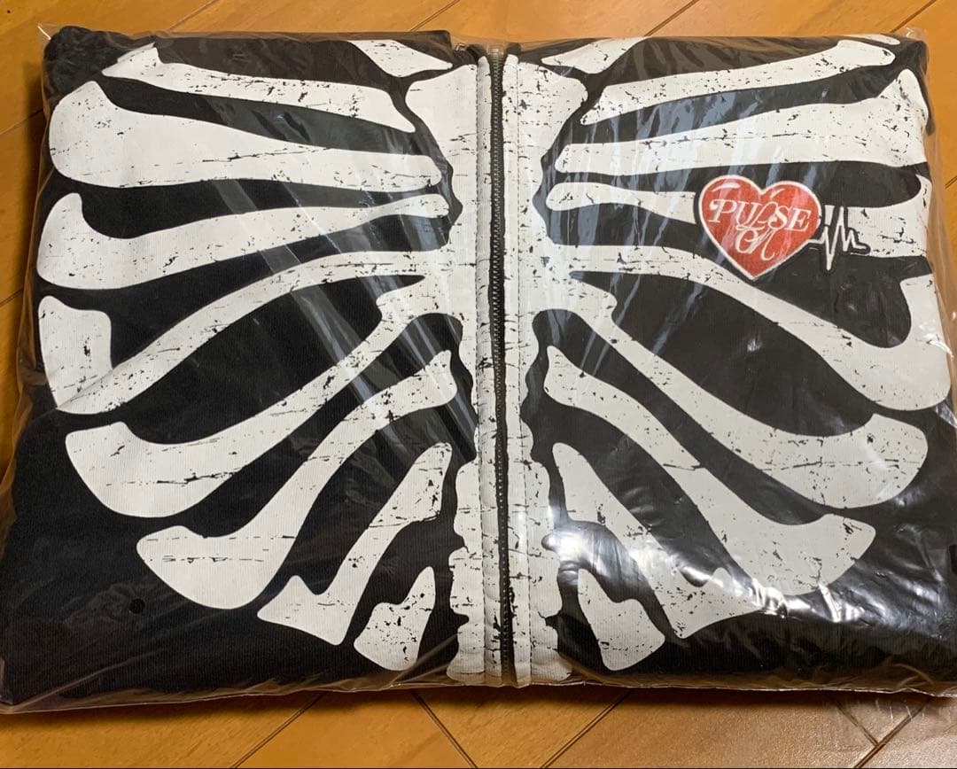 専用）TREASURE PULSE ON ジップアップ フーディー　L