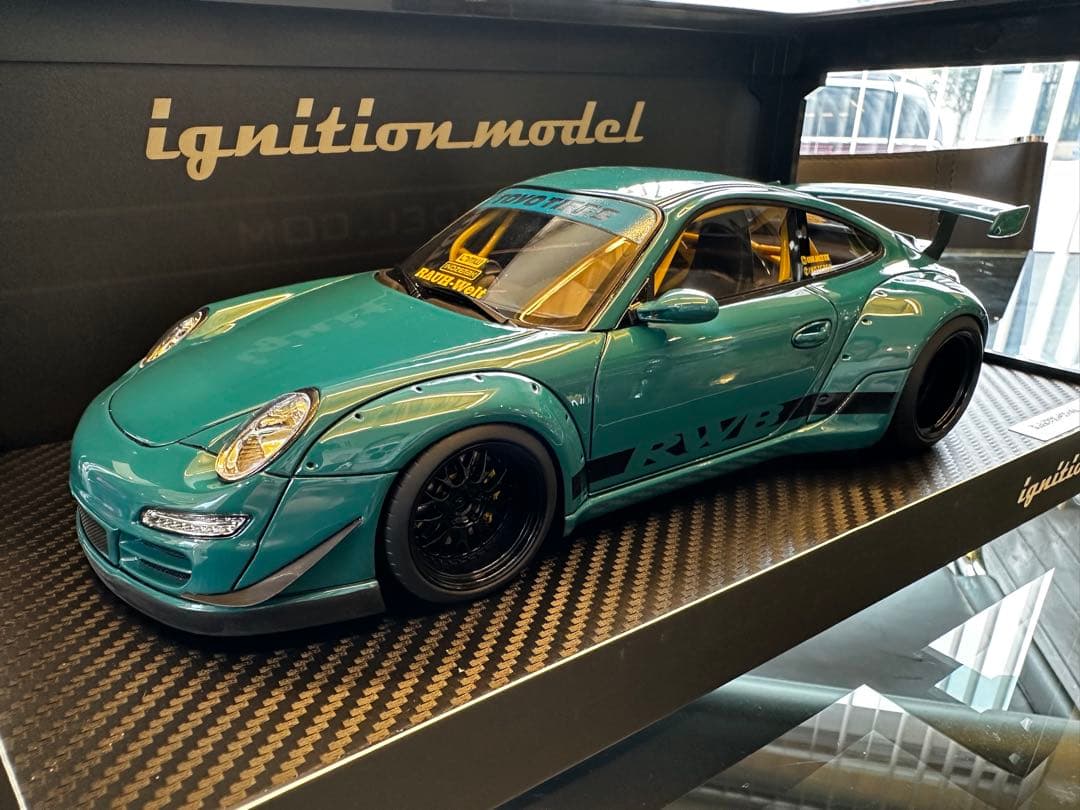 RWB997 ignition Model 1/18 ターコイズ