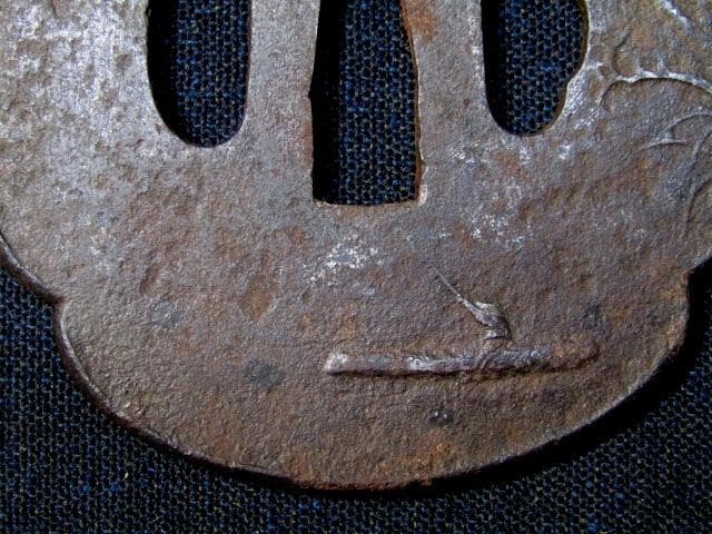 03★武具　刀装具　刀　脇差　鉄鍔　木瓜型　釣り人笠金象嵌　箱付★