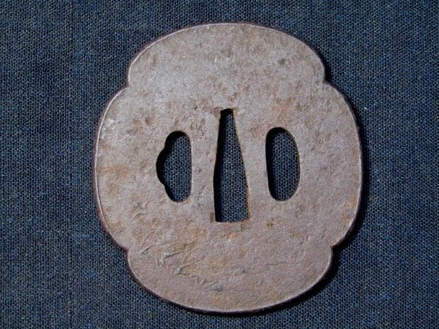 03★武具　刀装具　刀　脇差　鉄鍔　木瓜型　釣り人笠金象嵌　箱付★