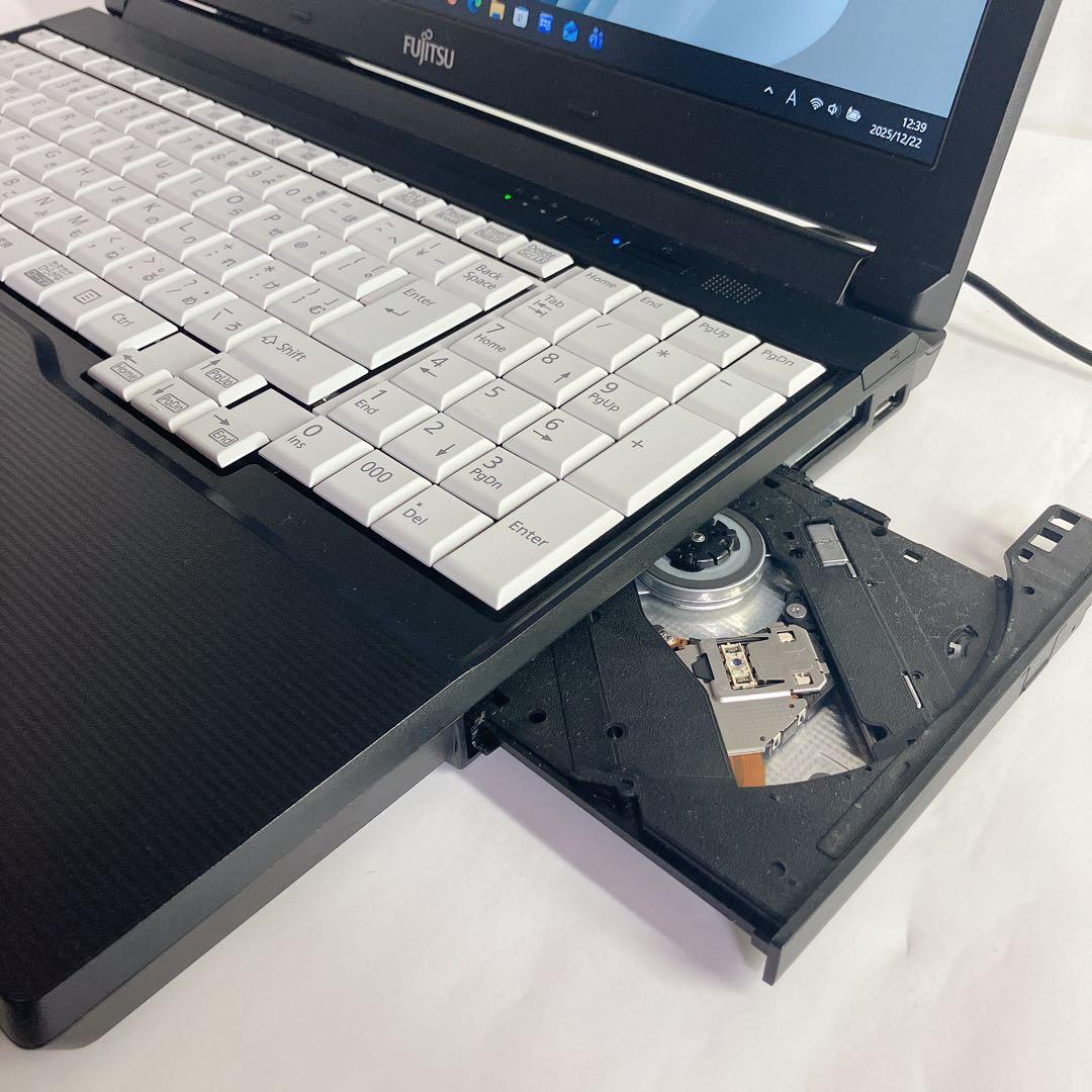 Corei7-6世代　win11 SSD256gb ・ Lifebook