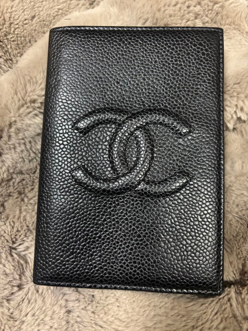 《中古》CHANEL ブラック パスポートケース
