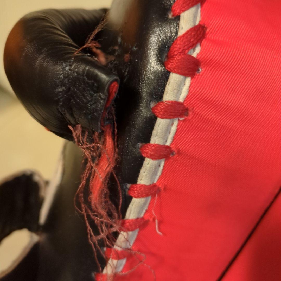 W ボクシング キックミット 黒/赤