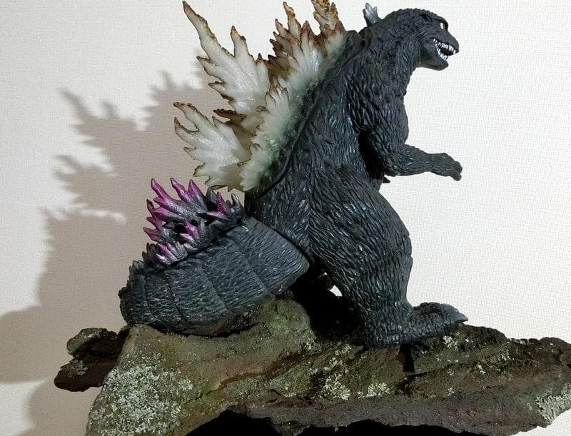 ゴジラ フィギュア 苔 溶岩プレート 台座 横49×高さ39cm 制作品