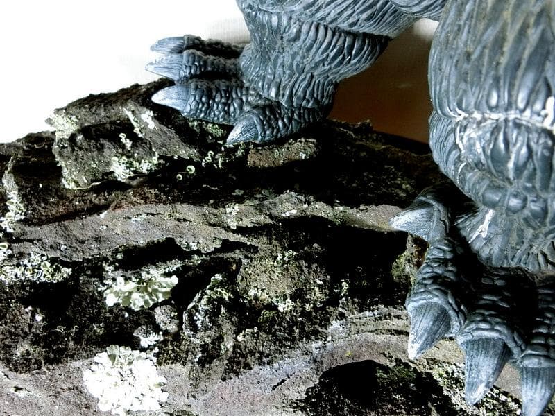 ゴジラ フィギュア 苔 溶岩プレート 台座 横49×高さ39cm 制作品