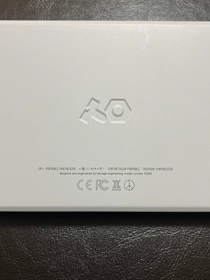 鍵盤楽器 Teenage Engineering OP-1