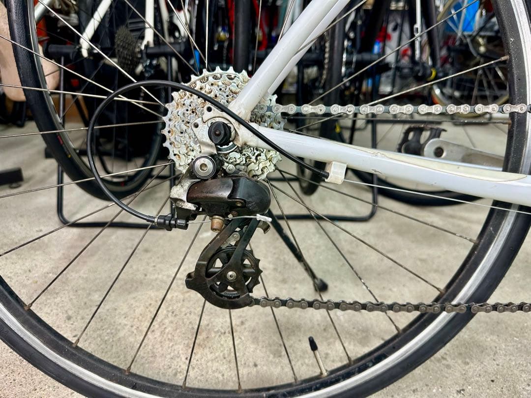 エスケープR3 基本分解発送送料無料！近県の方完成車直接配送等ご相談ください！