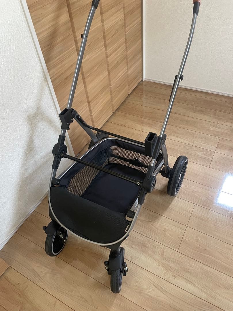 値下げしました‼️折りたたみ式ペットカート グレー送料込みで安心