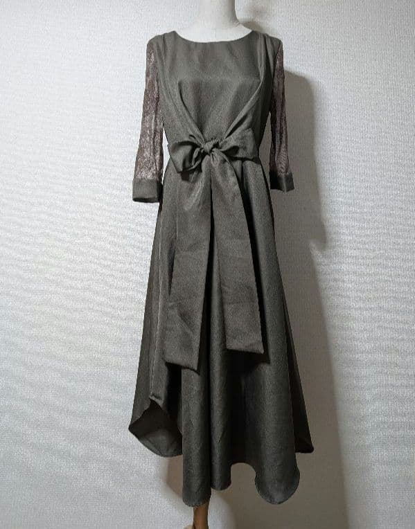 【極美品】pour vous　バックプリーツ＆レース ロングワンピース