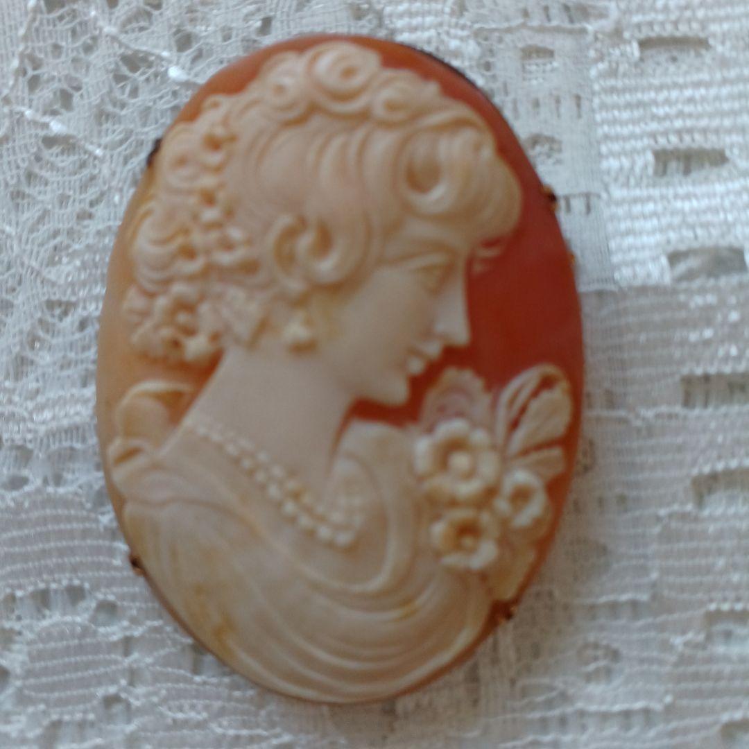 18金オーバル型シェルカメオブローチ