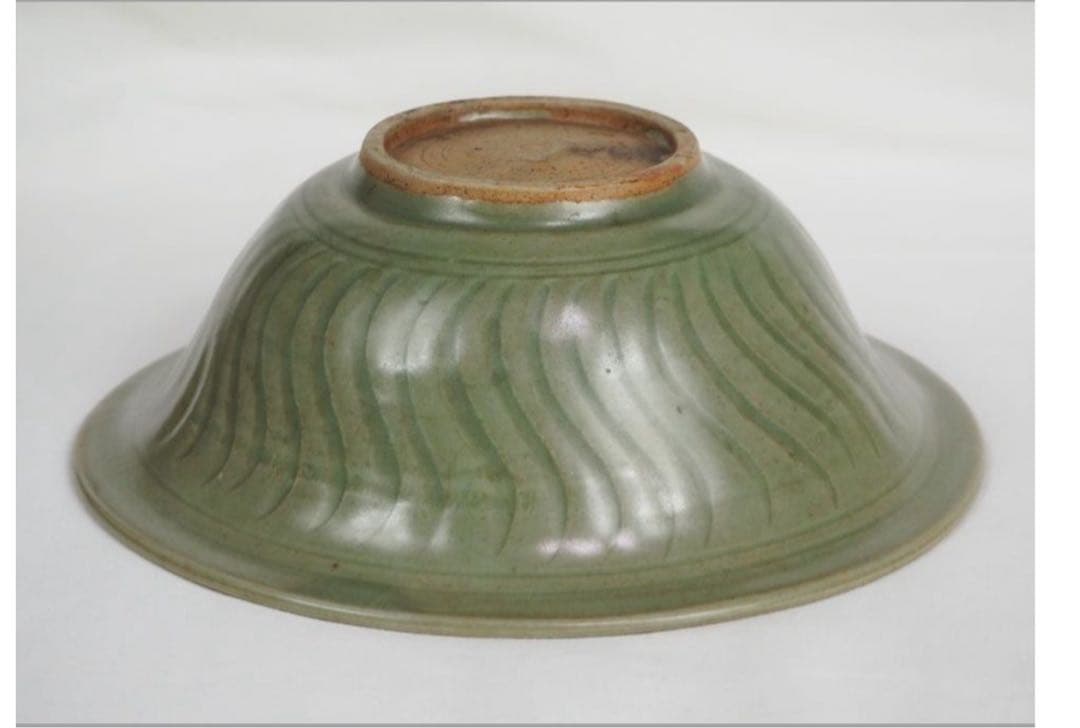 送料無料　時代物　刻花青磁鉢　径18.5ｃｍ　検/中国古玩骨董明代清代乾隆雍正