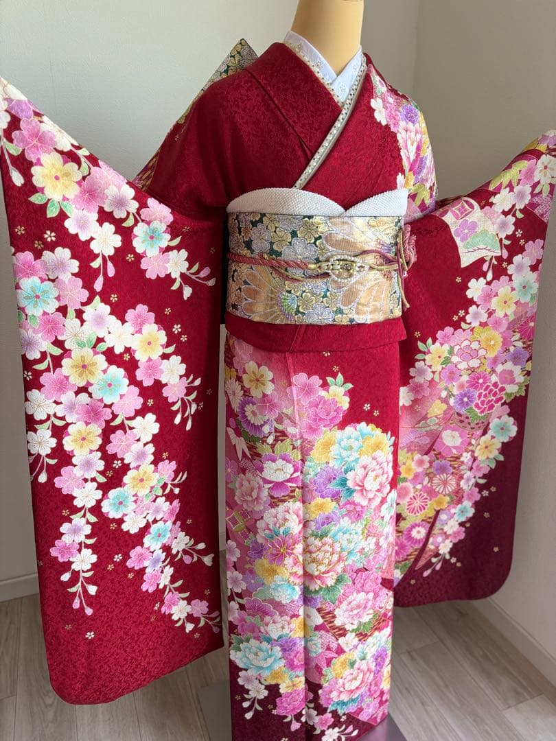 《特別最終価格❣️①•８／末迄》⭐️華やかで可愛い振袖フルセット　正絹　成人式