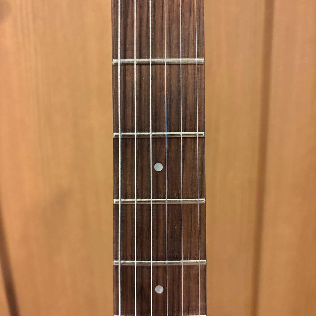 FERNANDES ストラトタイプ（SSH） アーム・ストラップ付、新品弦張替済