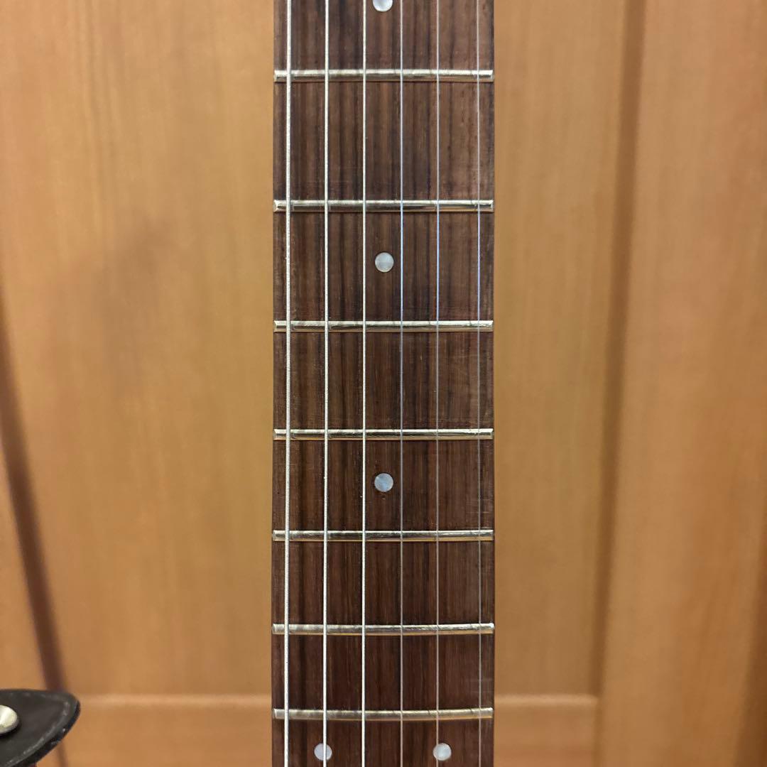 FERNANDES ストラトタイプ（SSH） アーム・ストラップ付、新品弦張替済