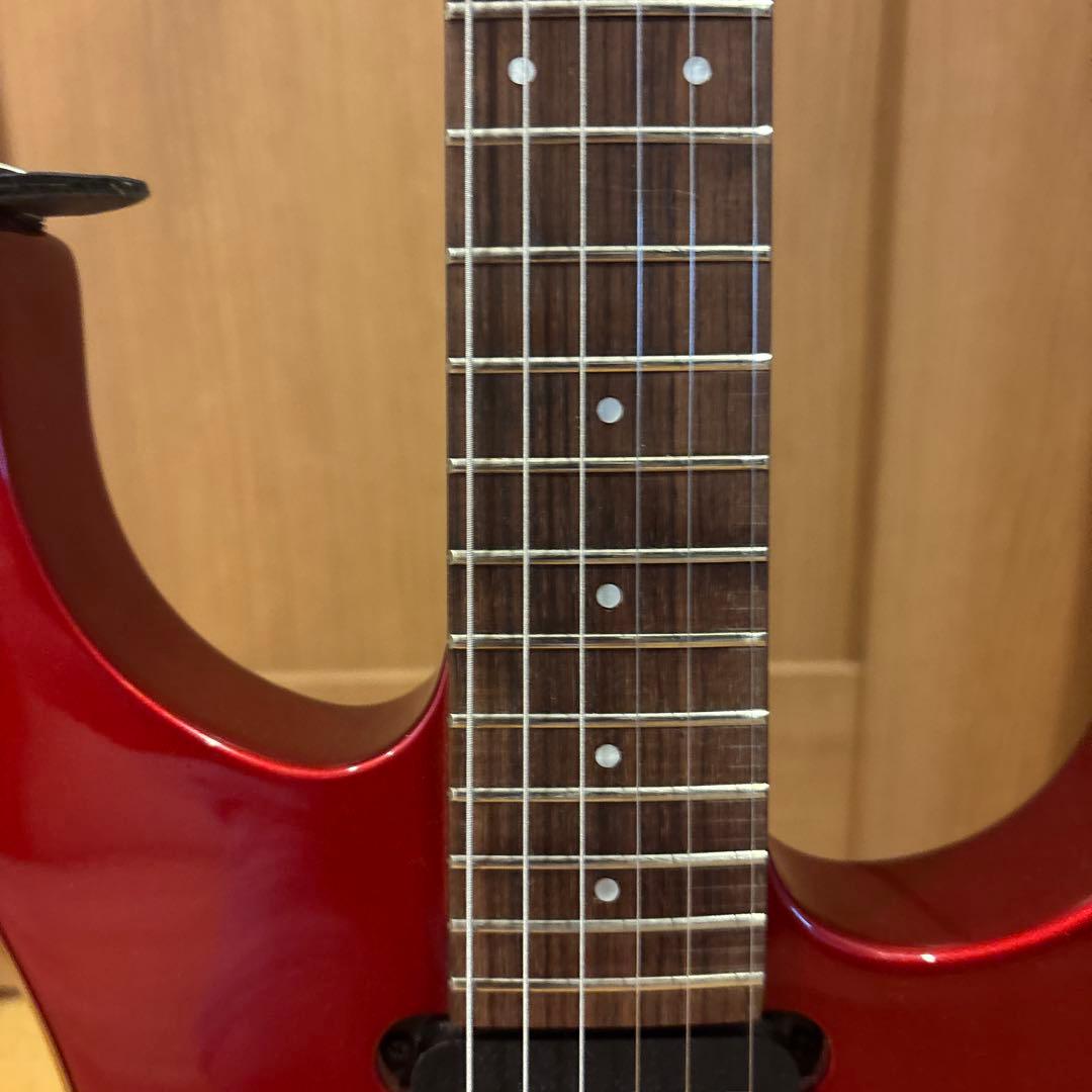 FERNANDES ストラトタイプ（SSH） アーム・ストラップ付、新品弦張替済