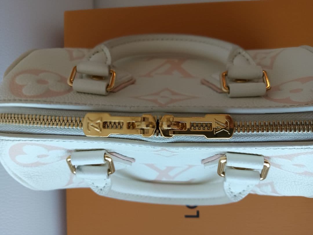 ルイヴィトン LOUIS VUITTON スピーディ20 ピンク バンドリエール