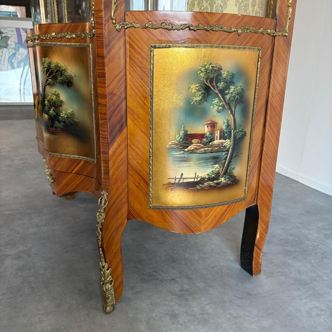 ロココ調 キングウッドキャビネット サーペンタイン×オルモル装飾