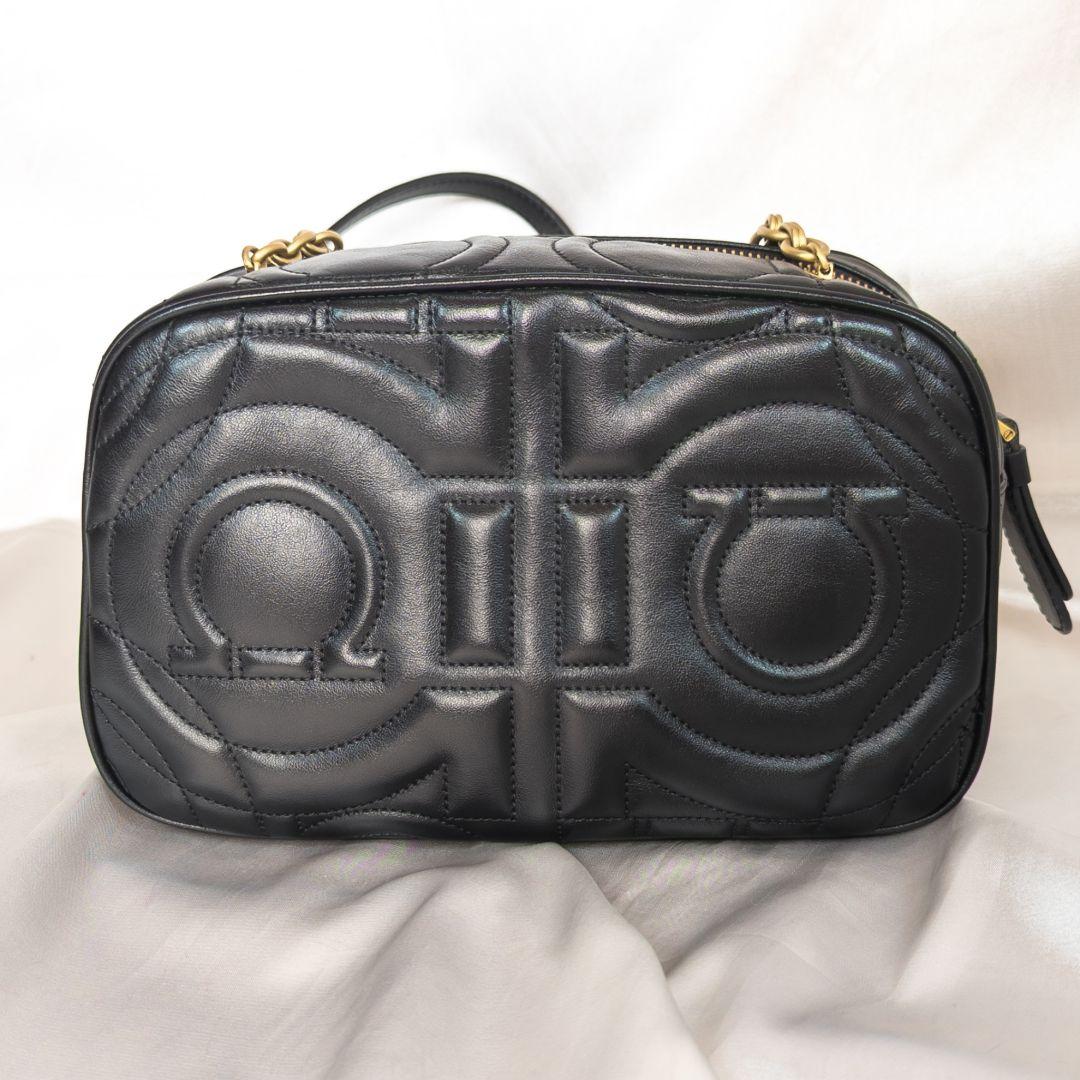 未使用級✨ フェラガモ ダブルガンチーニ キルティング ショルダーバッグ