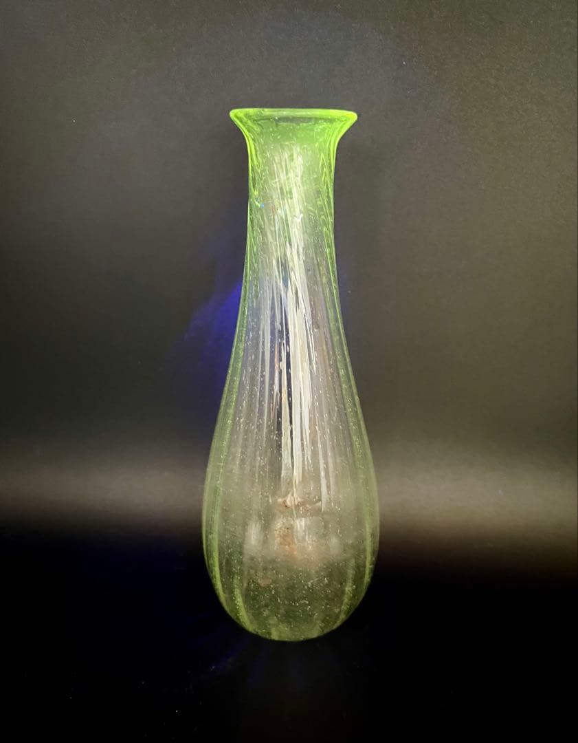 時代　捻りガラス　ウランガラス　徳利　一輪挿し　和ガラス　アンティーク　古道具