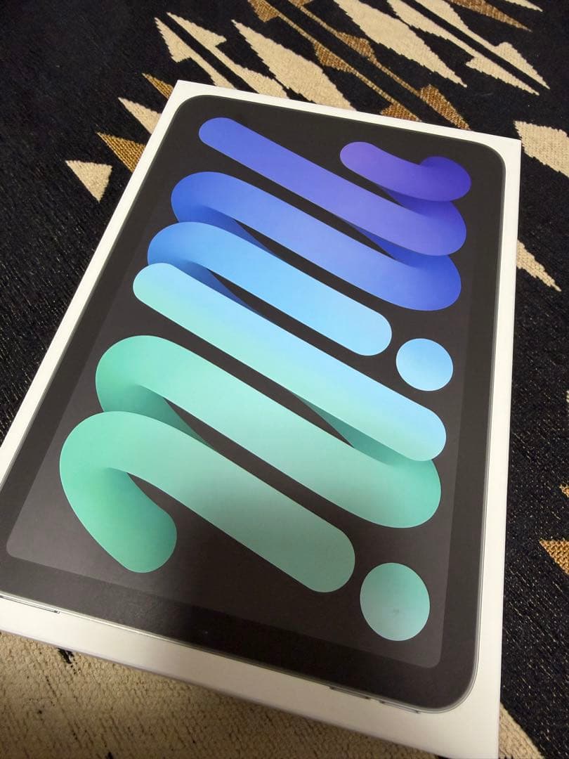 iPad mini (第7世代) 本体 128GB Wi-Fiモデル　カバー付き