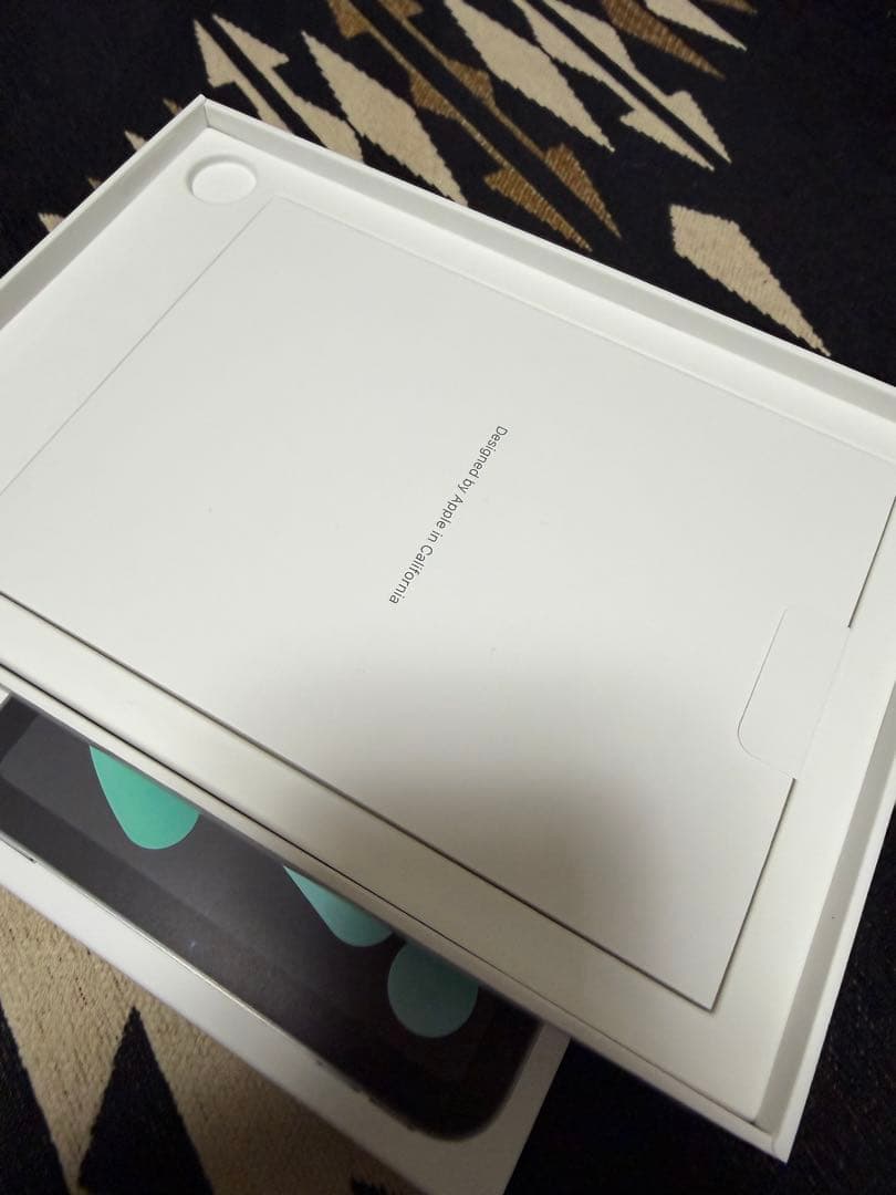 iPad mini (第7世代) 本体 128GB Wi-Fiモデル　カバー付き