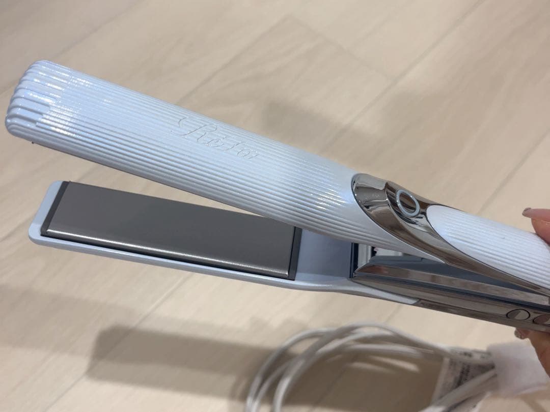 リファストレートアイロン プロ ホワイト