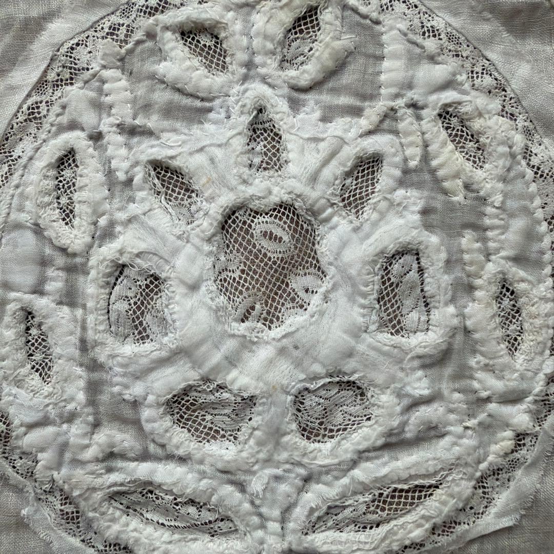 フランスアンティーク リネン手刺繍ドイリー ホワイトワーク／カットワークレース