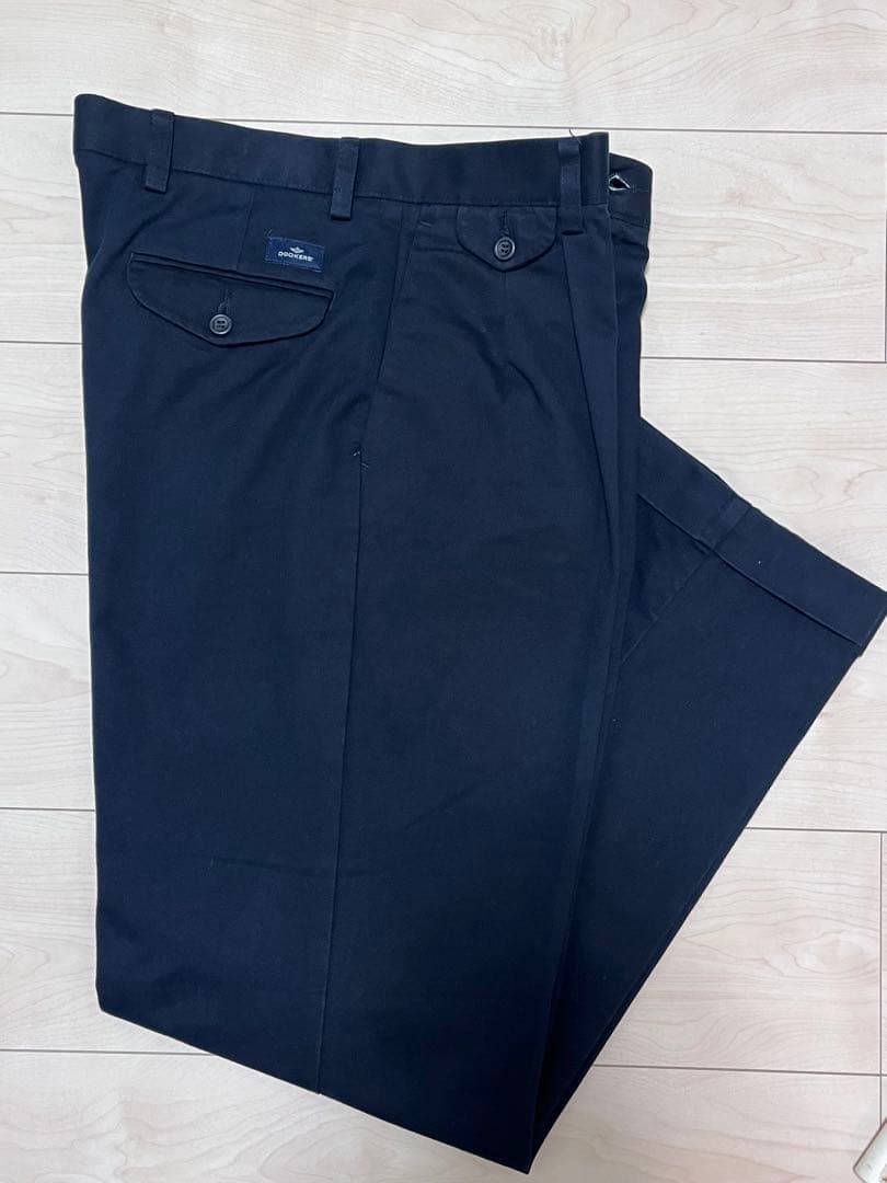 カ*イ様 美品 激安 新品　黒　DOCKERS ブラック　ツータック　チノ ドッ