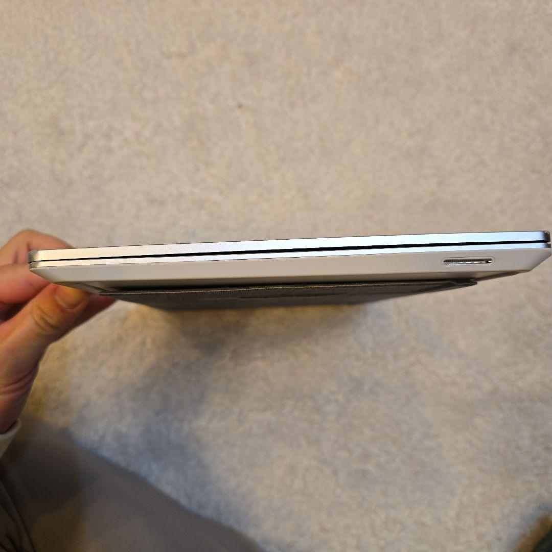 Microsoft Surface Laptop Go シルバー 本体と付属品