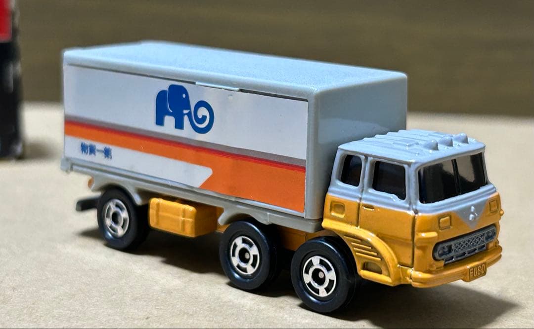 日本製 トミカ ふそう パネルバン 第一貨物