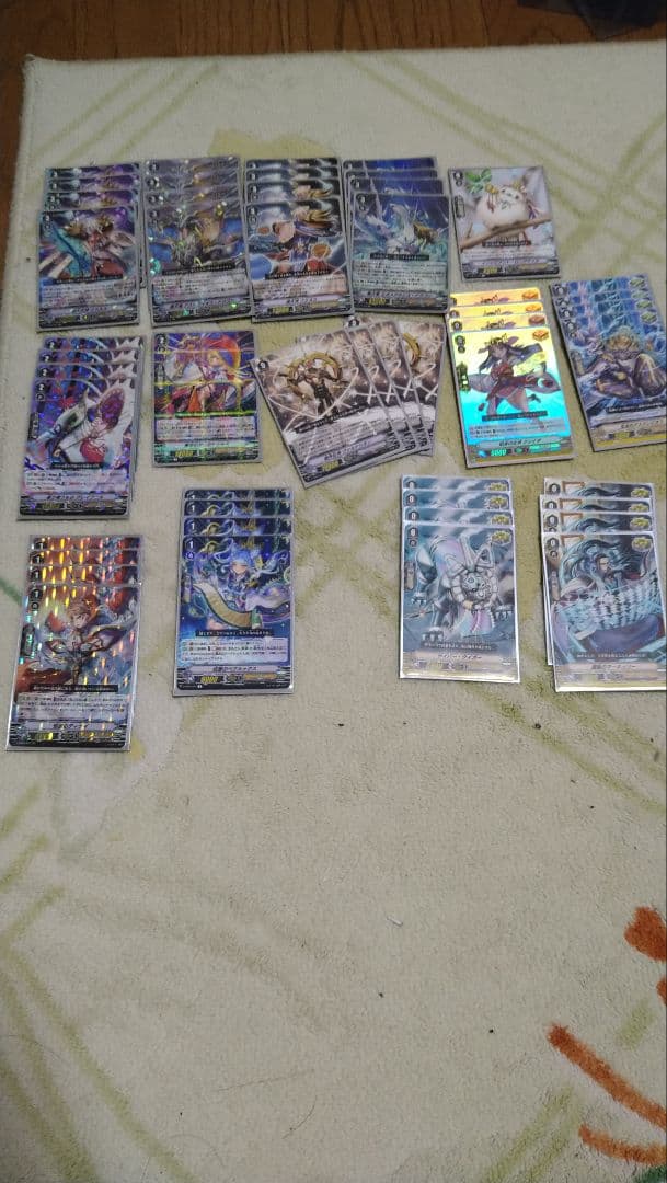 ヴァンガード　引退品　デッキ4つ　最終値下げ